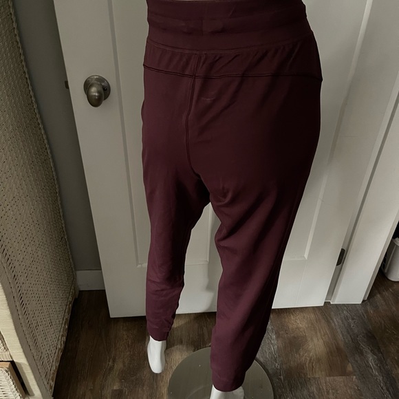 Lululemon Joggers - Picture 7 of 8